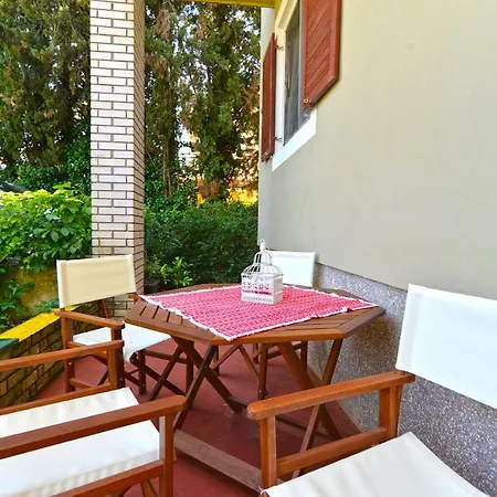 Apartment Pineta 1817 *